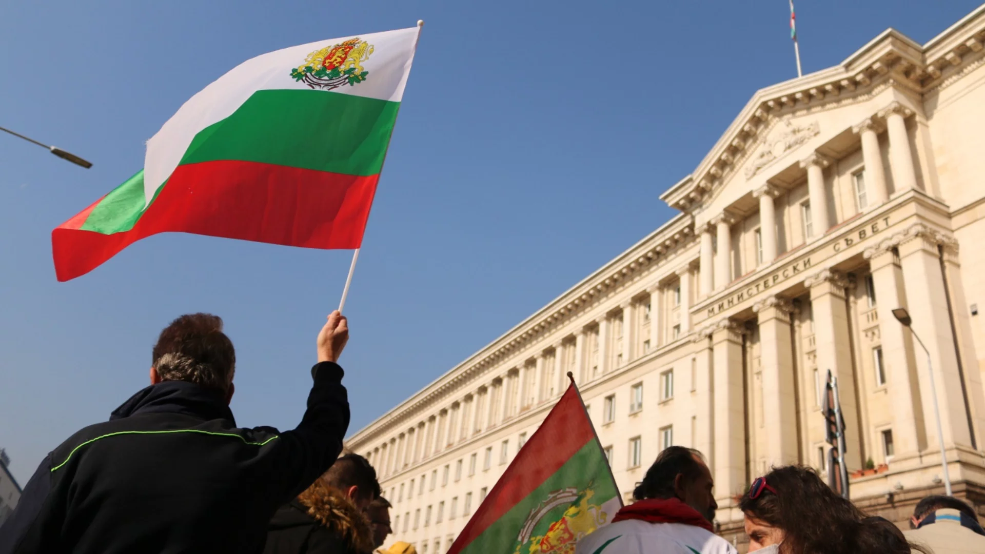Започнаха да мерят общественото напрежение в България (СНИМКИ)