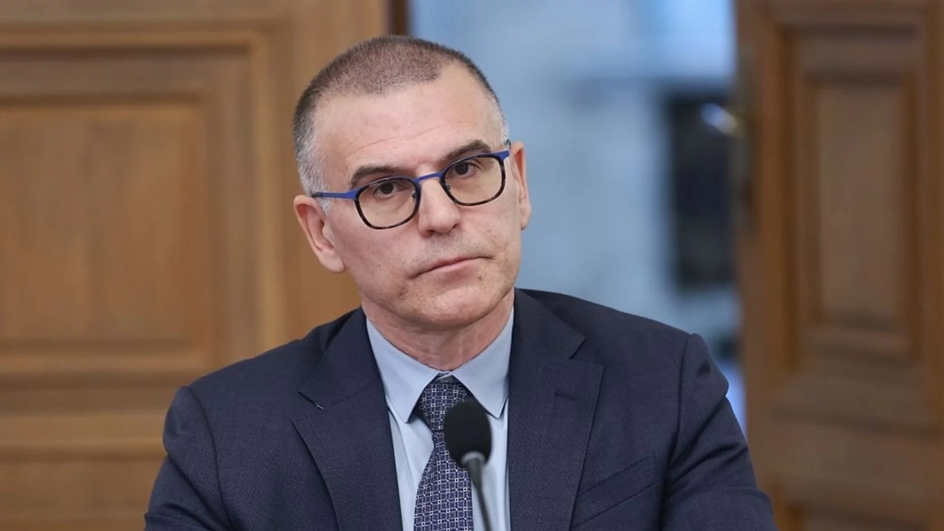 Бюджет 2026 ще е "огромен цирк", а "розовите прогнози" на Петкова не излизат заради двойните заплати в МВР: Критики от Дянков