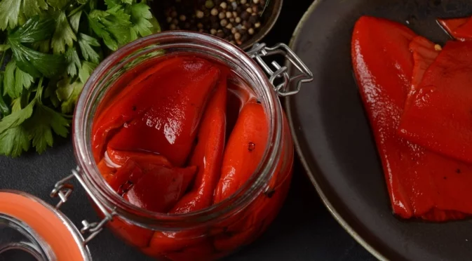 Как се приготвят най-вкусните печени чушки с марината