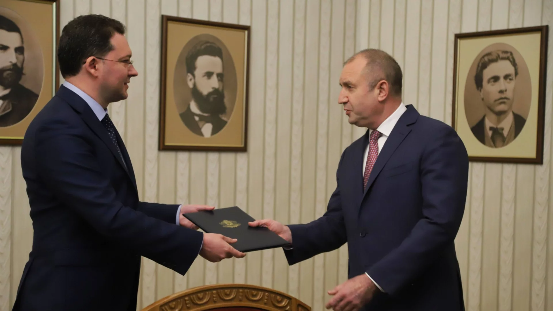 Даниел Митов: Президентът вече два мандата използва институцията за партийна пропаганда