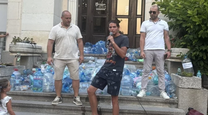 Кабинетът се сети да отпусне държавни резерви от питейна вода за Плевен