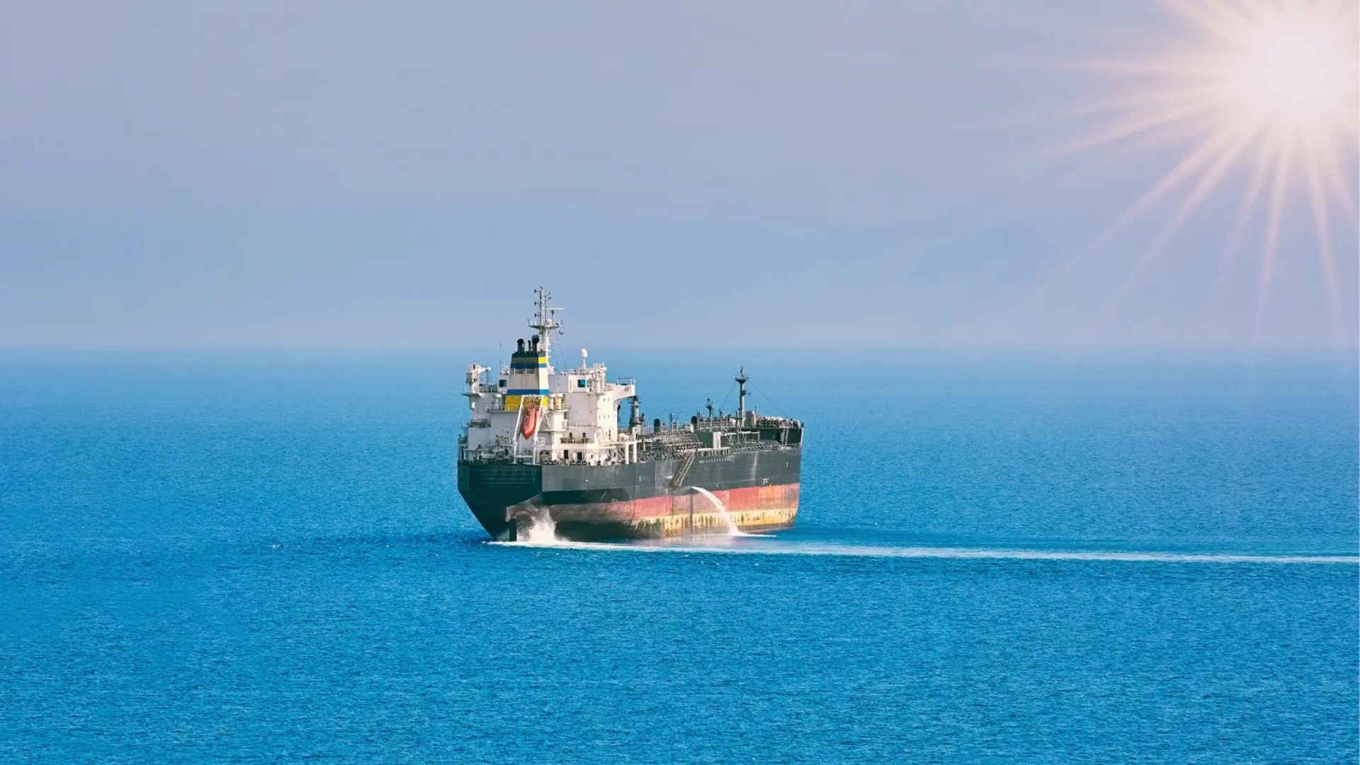 Цената на петрола се повлия от санкции на САЩ срещу кораби с ирански нефт