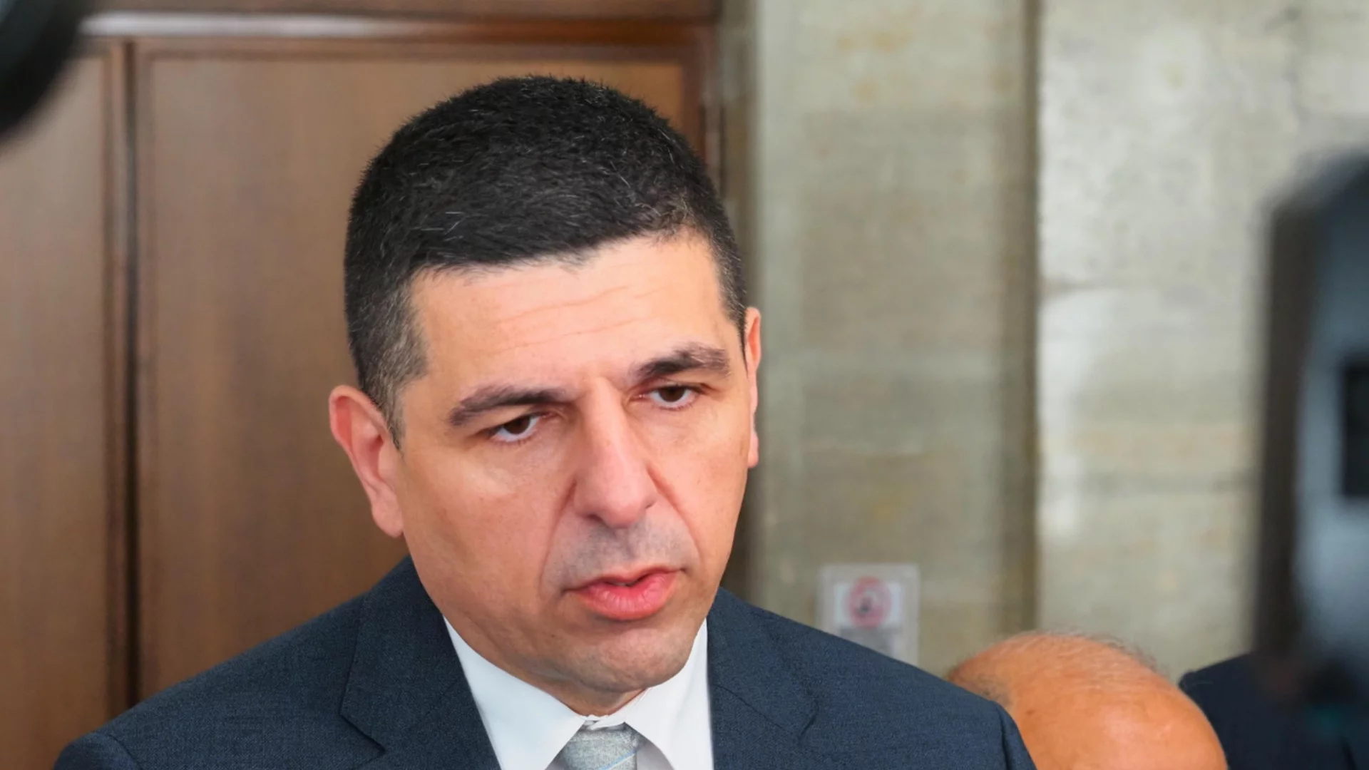 По-големият проблем на България е, че голяма част от политическия ни елит е от Китай - бие на евтиния (ВИДЕО)