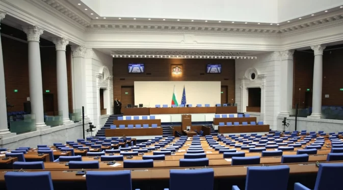 Ветото на Радев отиде в коша: Спорният закон за държавните имоти остава