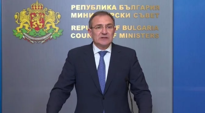 БСП при Си Дзинпин и Путин? България първа признала Китай - затова, отвръща Гуцанов