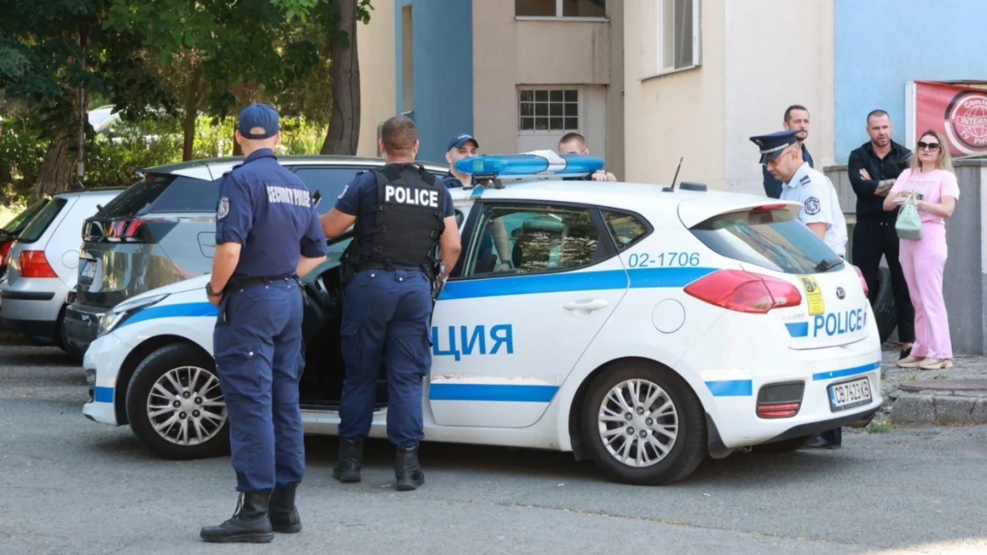 980 коли и джипове плюс 285 мотора: МВР пак пазарува, има призив да се сложи край