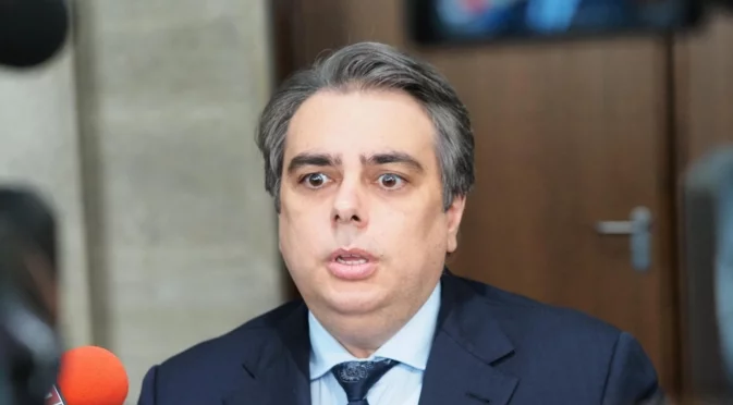 Василев: Не е нормално осмокласници да пребиват шефа на полицията (ВИДЕО)