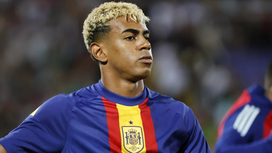 Макар да си тръгва контузен: Вижте цялата магия на Ямал срещу България (ВИДЕО)