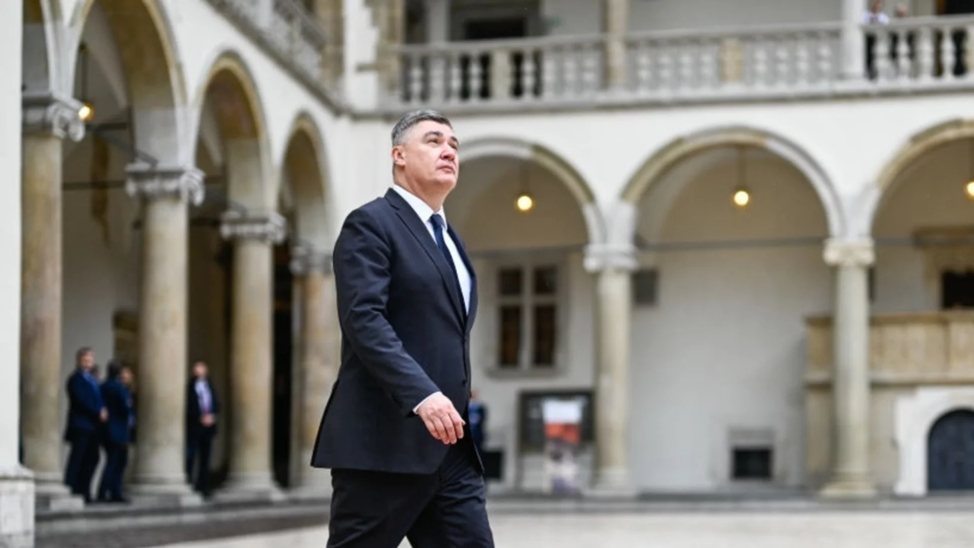 Заплашваше с бомба: Бивш генерал нахлу при президента на Хърватия