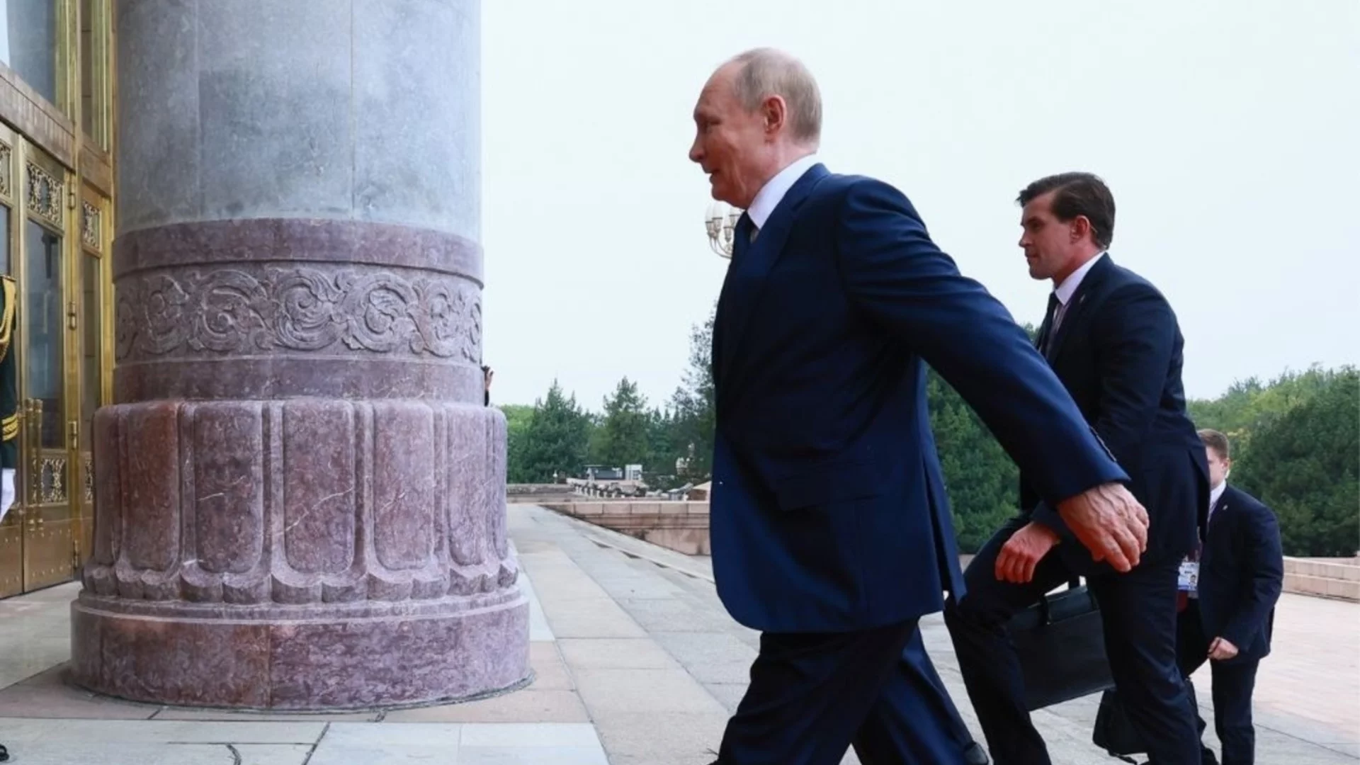 Между редовете: Путин елиминира сериозните преговори за мир, за Тръмп вече Европа е на първо място (ОБЗОР - ВИДЕО)