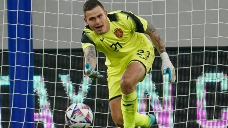 "И юрган не може да хване": Феновете попиляха Вуцов след гола на Кварацхелия (ВИДЕО)