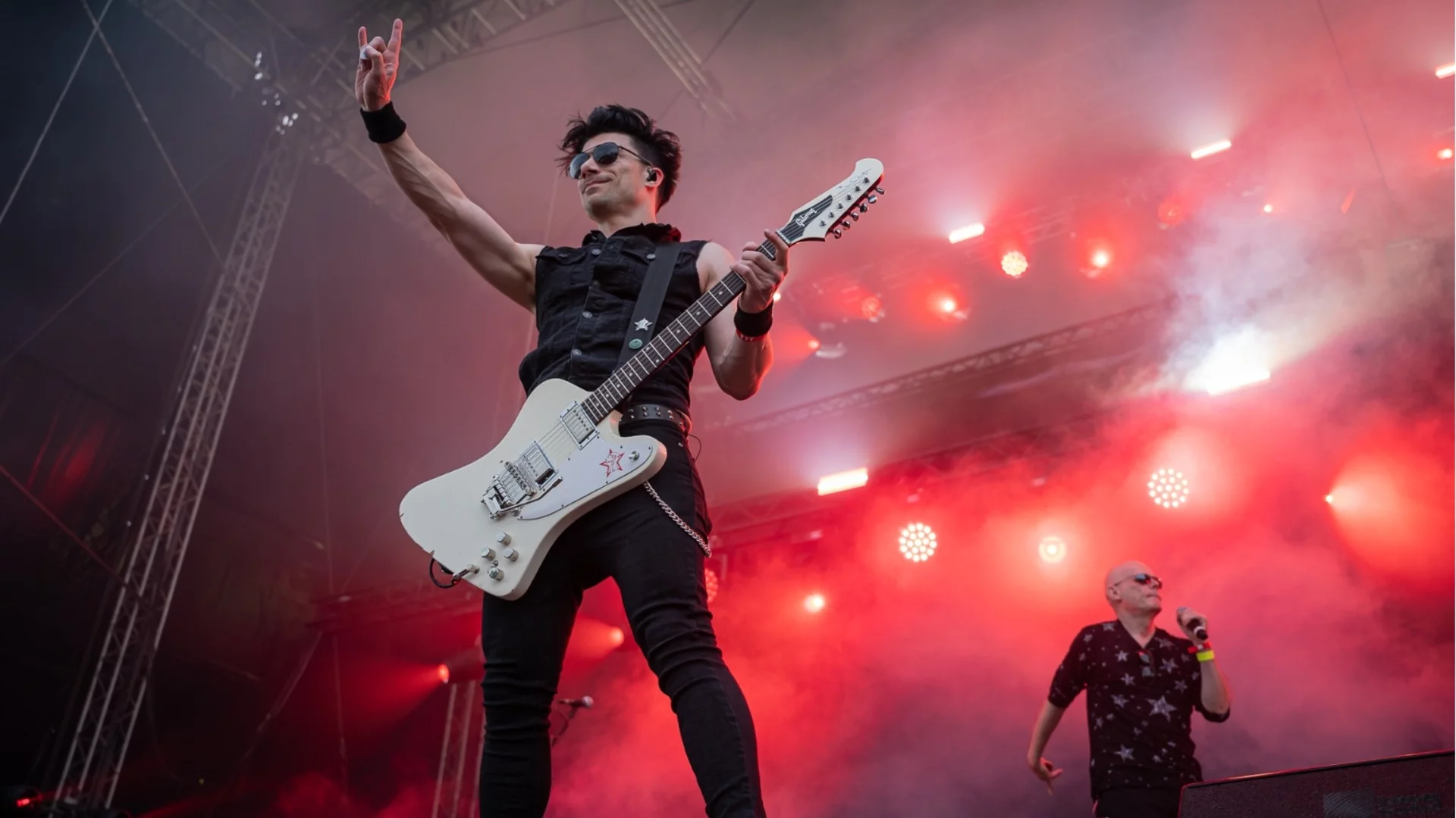 Бен Кристо от The Sisters of Mercy пред Actualno: Благодарим на българските фенове за страстта и отдадеността им към нас