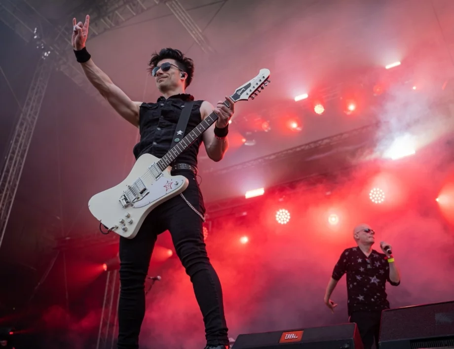 Бен Кристо от The Sisters of Mercy пред Actualno: Благодарим на българските фенове за страстта и отдадеността им към нас