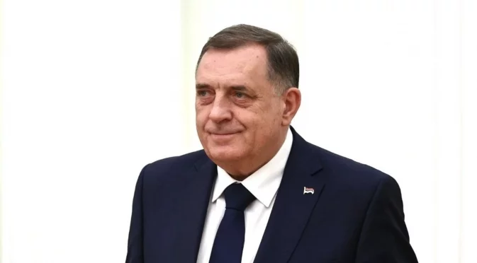 Има ли Додик дипломатически паспорт, за да шета в чужбина