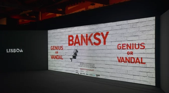 Банкси подхвана и съдиите, махат новия му графит (ВИДЕО)