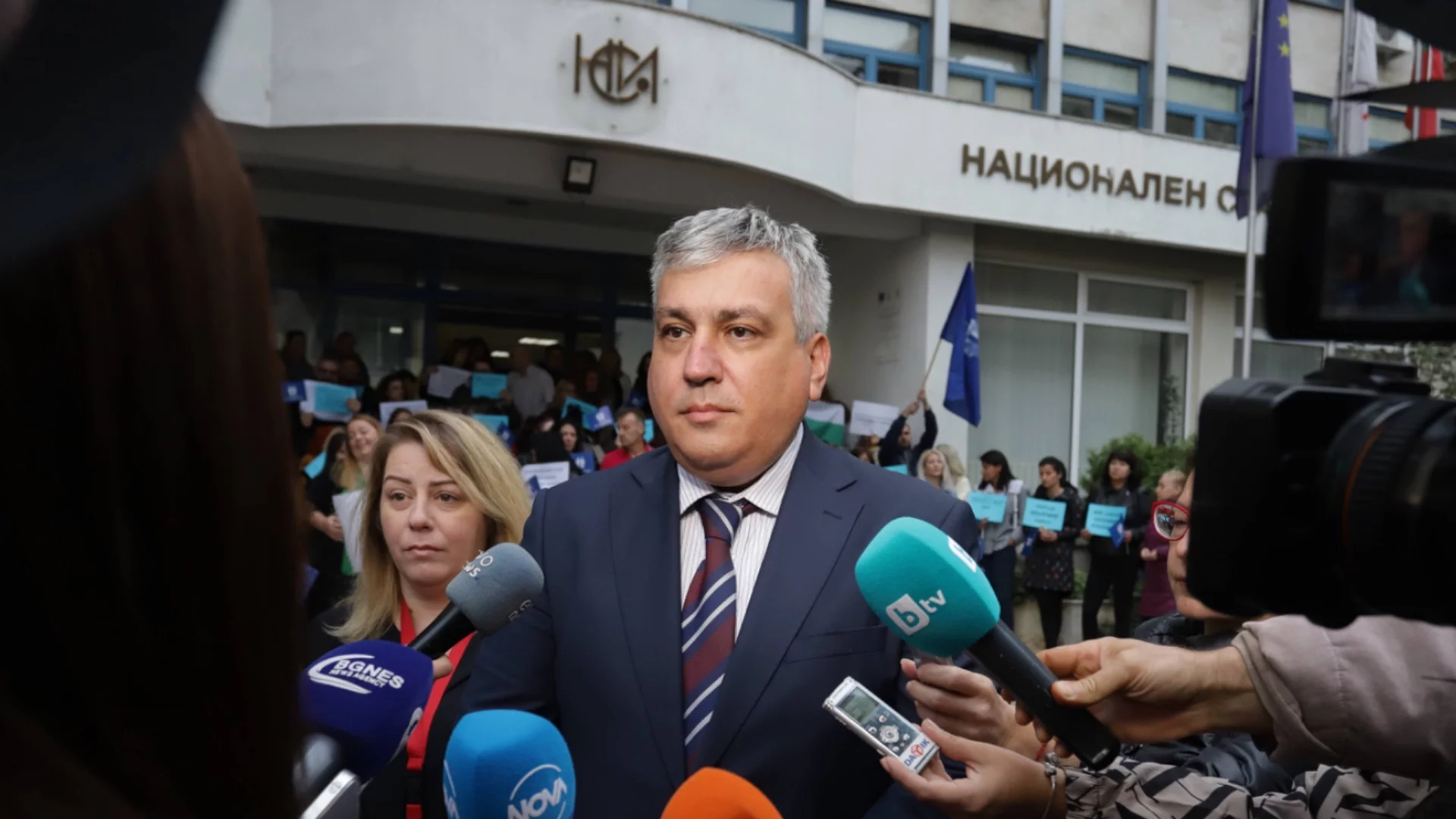 Преврат в НСИ? Управляващите бързат да сменят ръководството на института