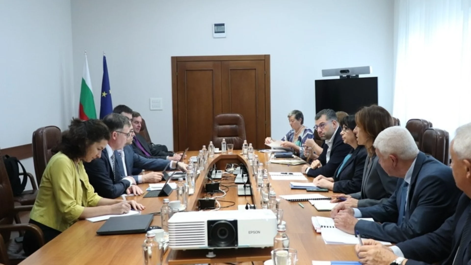 Мисия на МВФ пристигна в България и проведе среща с Теменужка Петкова
