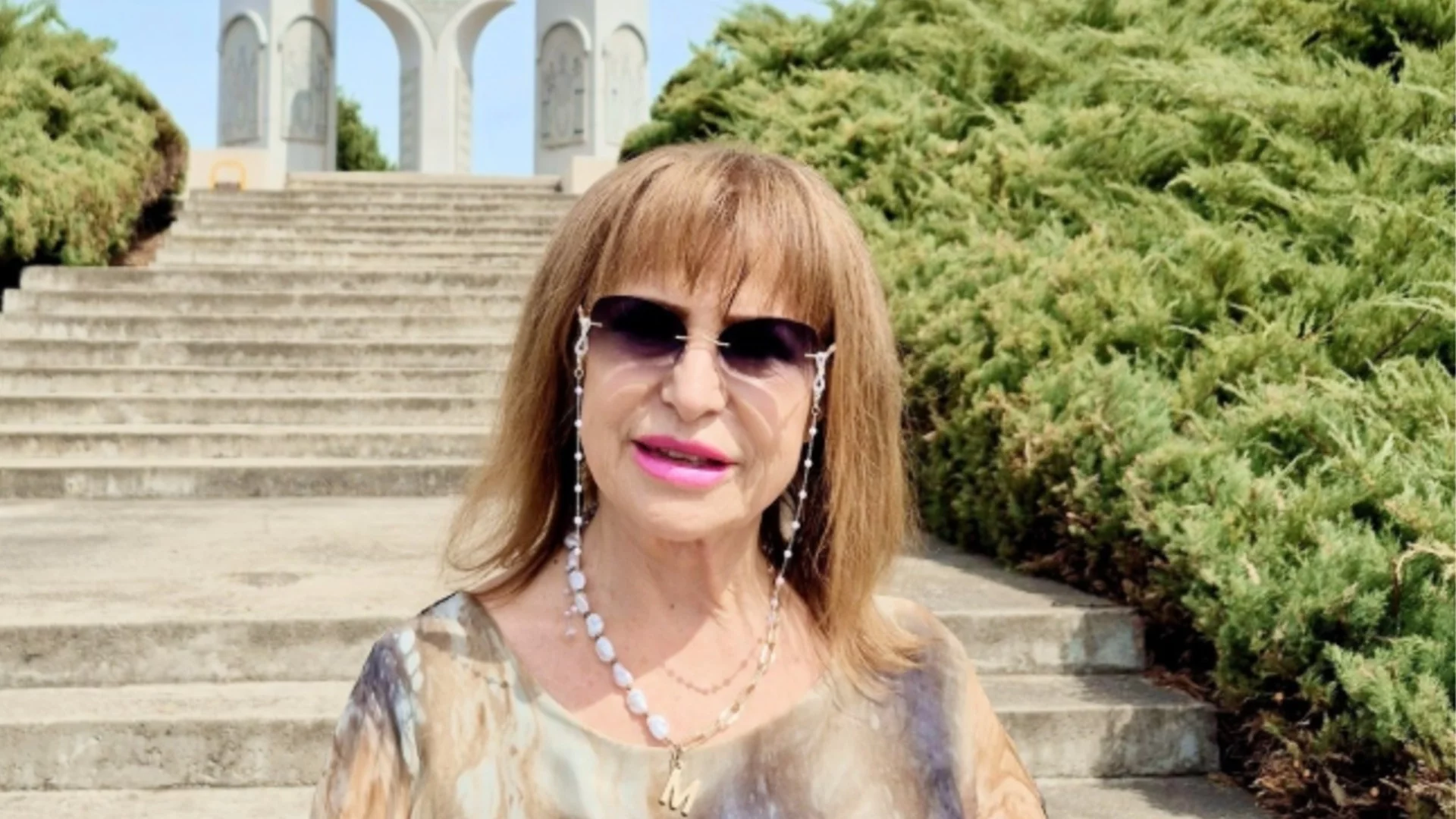 Мими Иванова сподели истината за отношенията с племенницата си Деси Слава