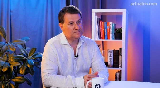 Политолог с критика към Митов за коментарите му за побоя в Русе