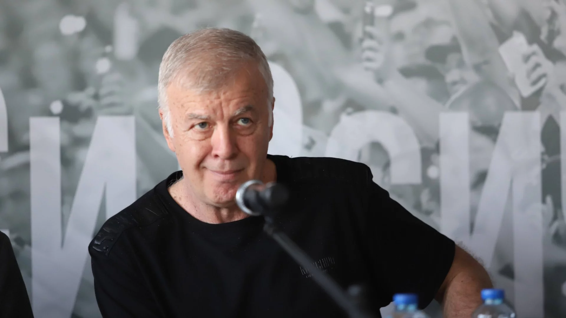 Левски ще опита да задържи един от най-добрите си играчи, който бе доведен от Мъри Стоилов