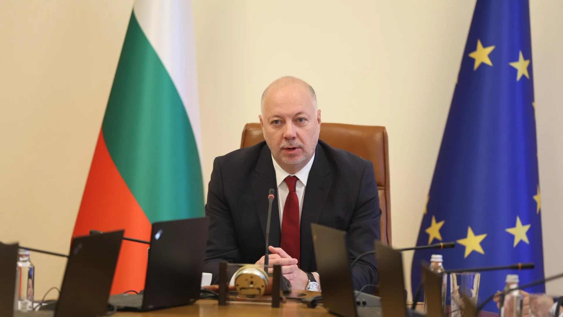 "Не сме правителство еднодневка": Желязков за вота на недоверие