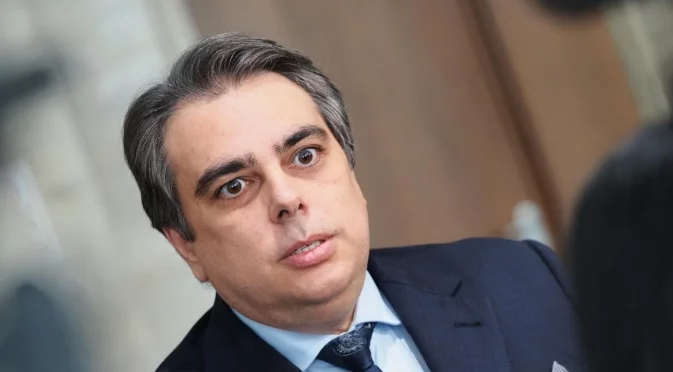 Асен Василев: Делото срещу Коцев е политическо преследване, съдът действа като прокуратура