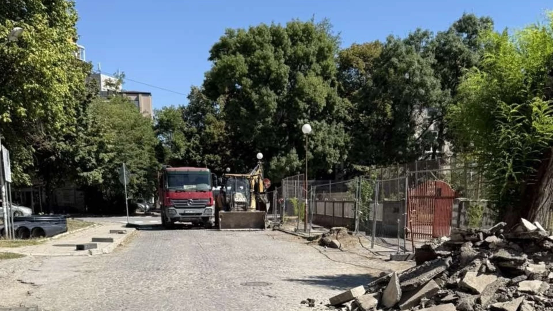 Започна обновяването на две ключови улици в Пловдив