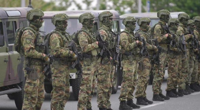 Сърбия въвежда военна служба за мъже и жени