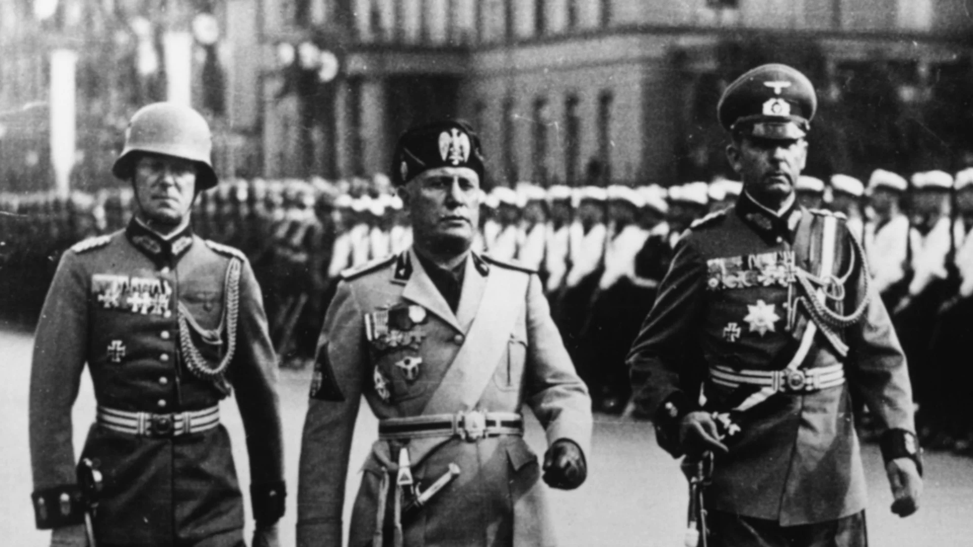 Внучката на Мусолини написа книга за любовта на своите дядо и баба