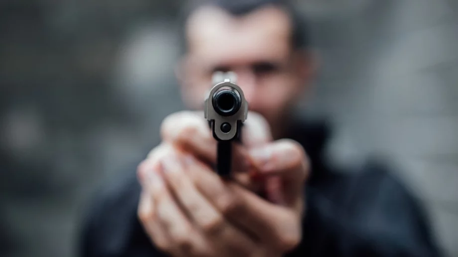 Спортно училище като никое друго: В Хасково ученик откри учебната година със стрелба