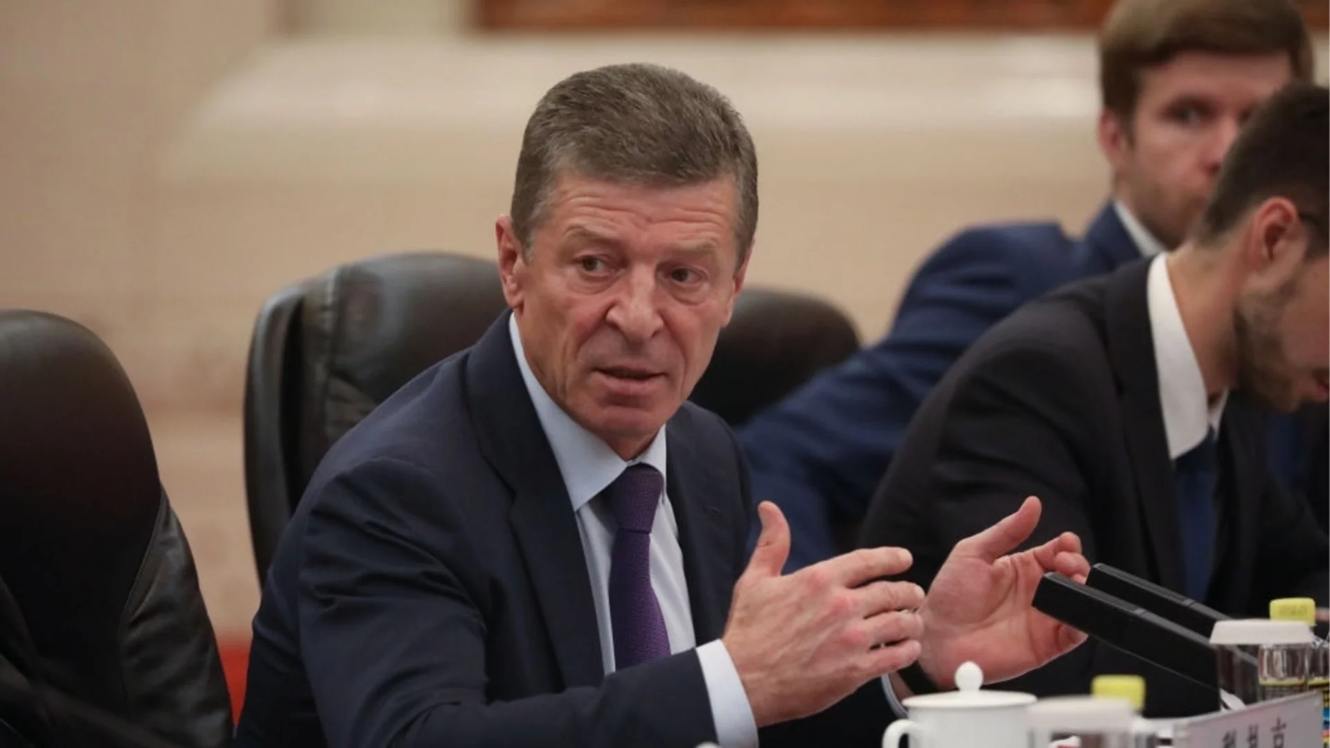 Един от най-близките до Путин подаде оставка: Заради позицията срещу войната ли си отива Козак?