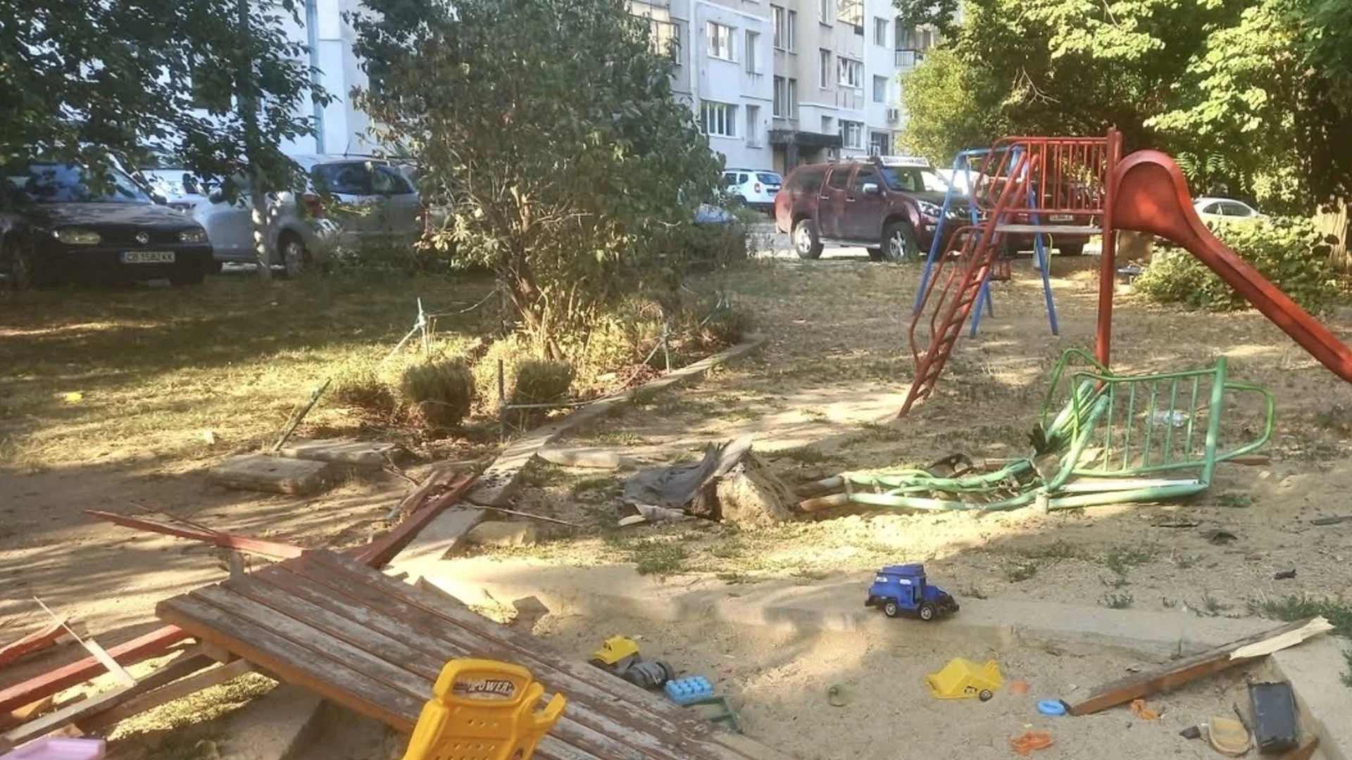 Пиян шофьор нахълта в детска площадка