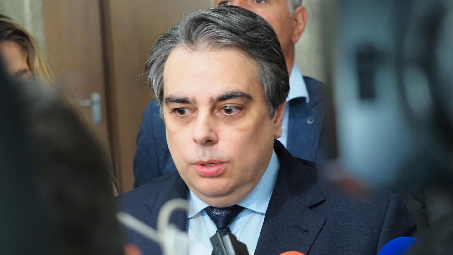 По-добре за бюджета е кабинетът да падне: Асен Василев обвини ГЕРБ в рекорден дефицит (ВИДЕО)