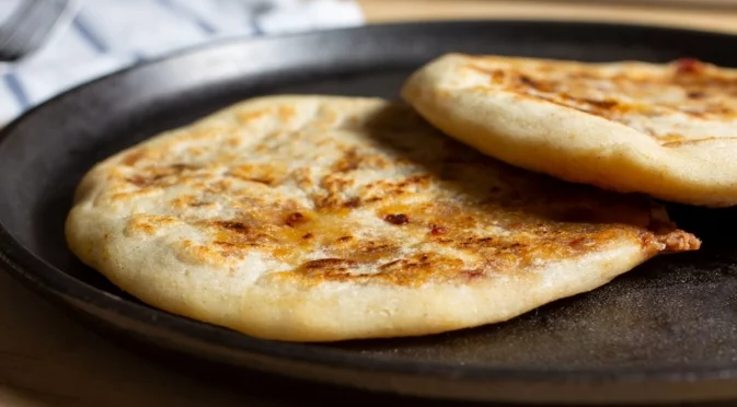 Вкусни пърленки с чесън без мая: Най-лесната и бърза рецепта