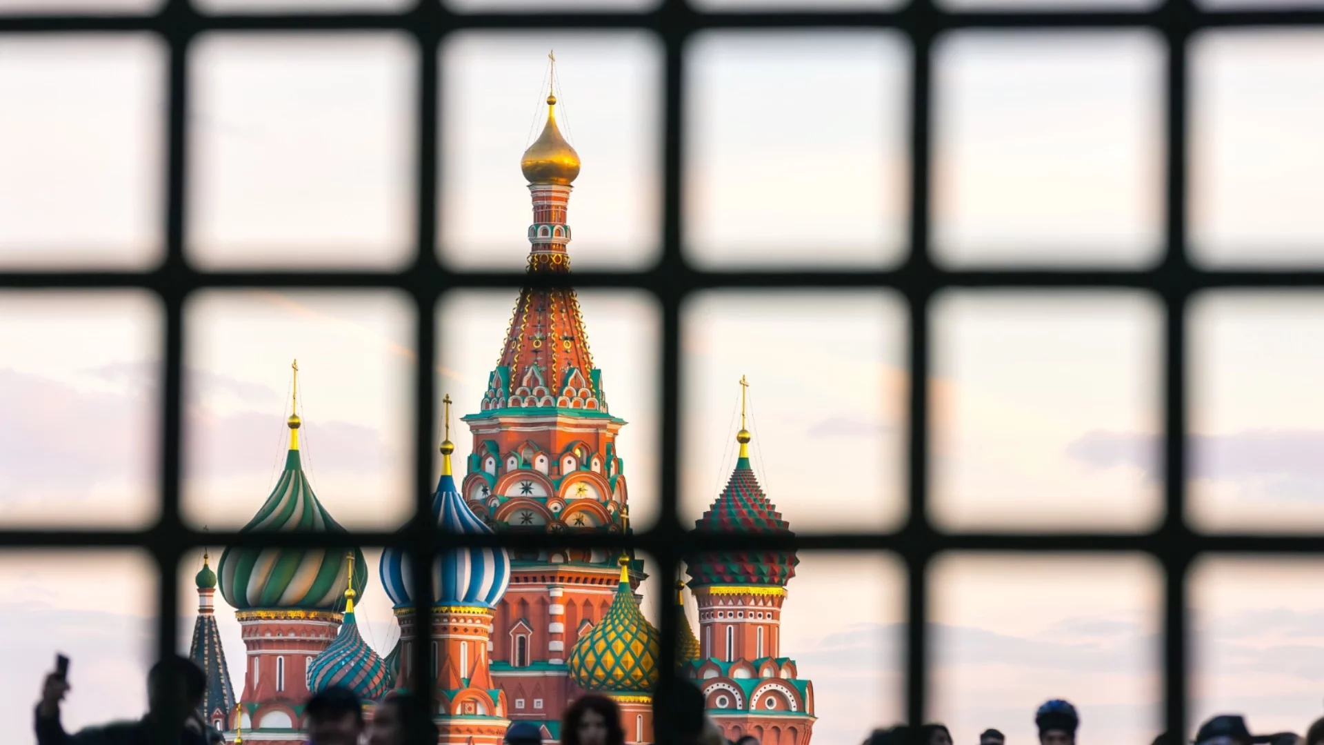 Forbes: Санкциите не спряха руската икономика - защо?