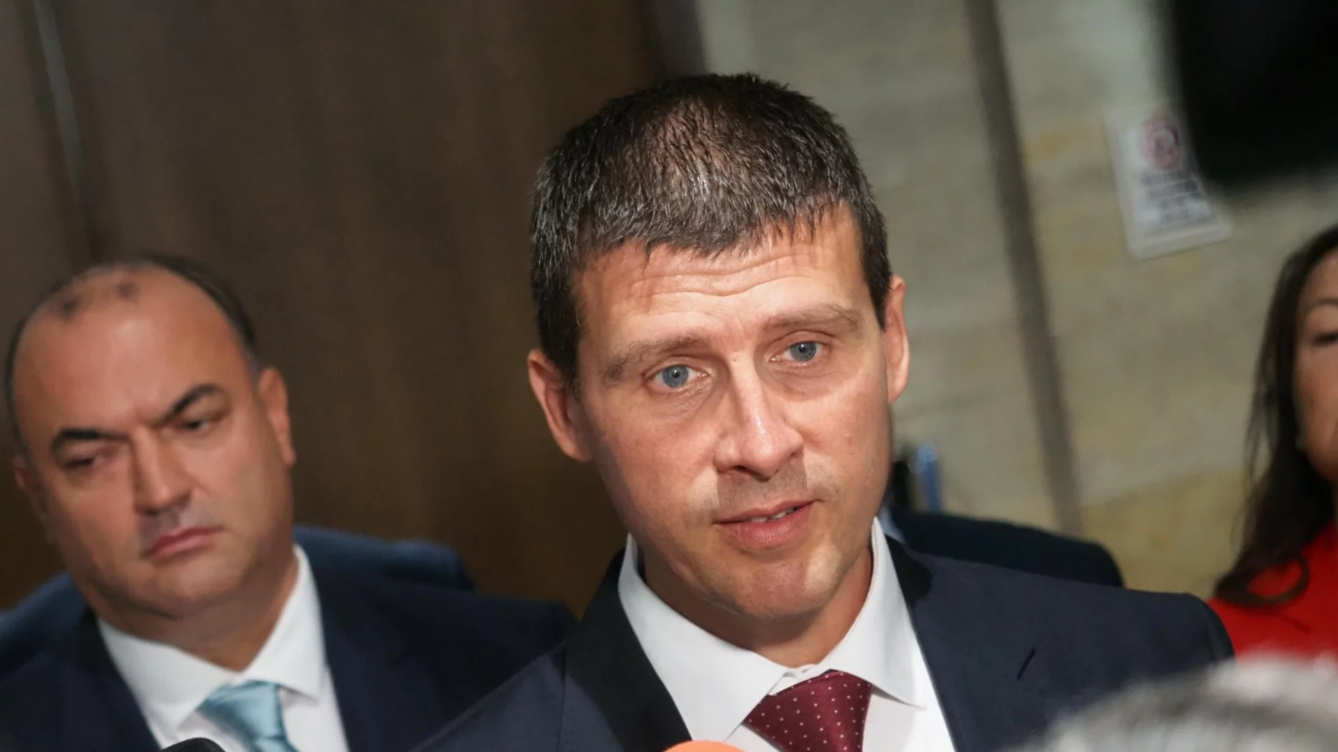 "С най-нежния глас ми каза, че съм мишка": Ивелин Михайлов закъснял за работа заради Пеевски