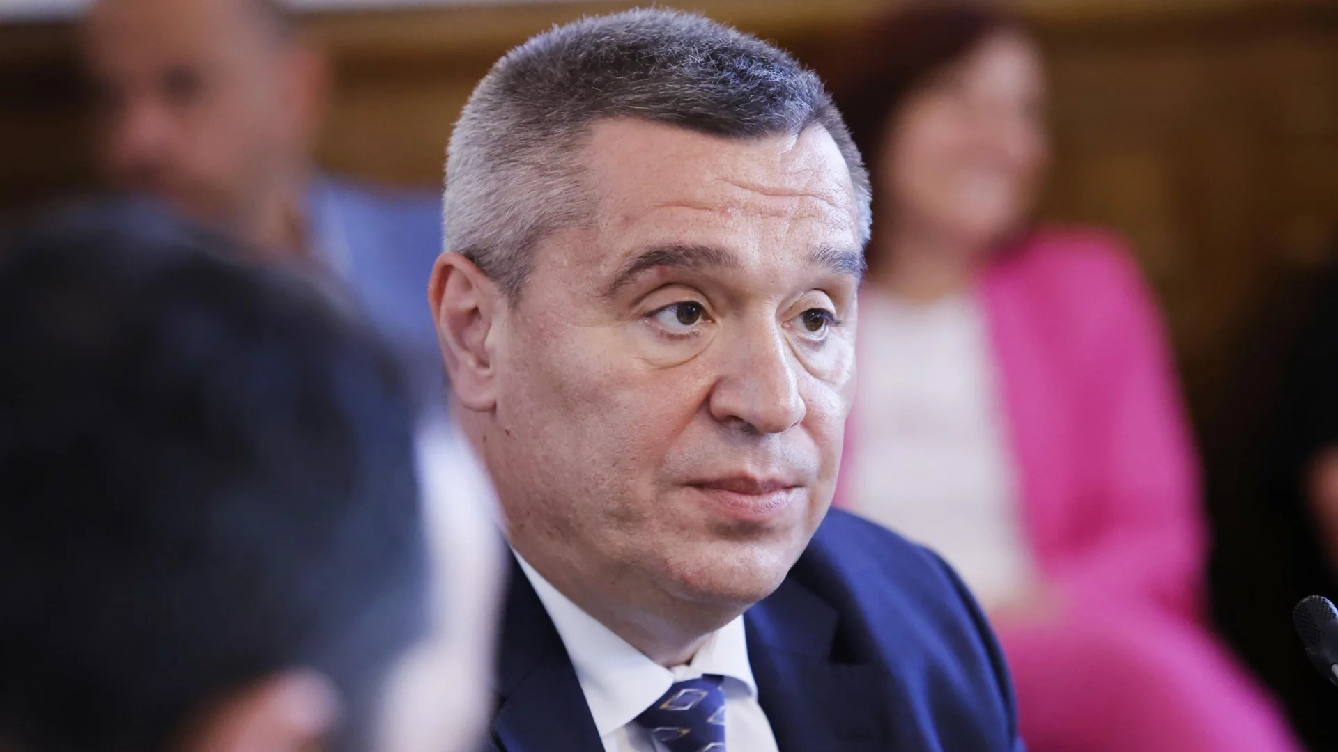 След атаката от премиера: Земеделското министерство свали текстовете за домашната ракия и вино, но само за преразглеждане