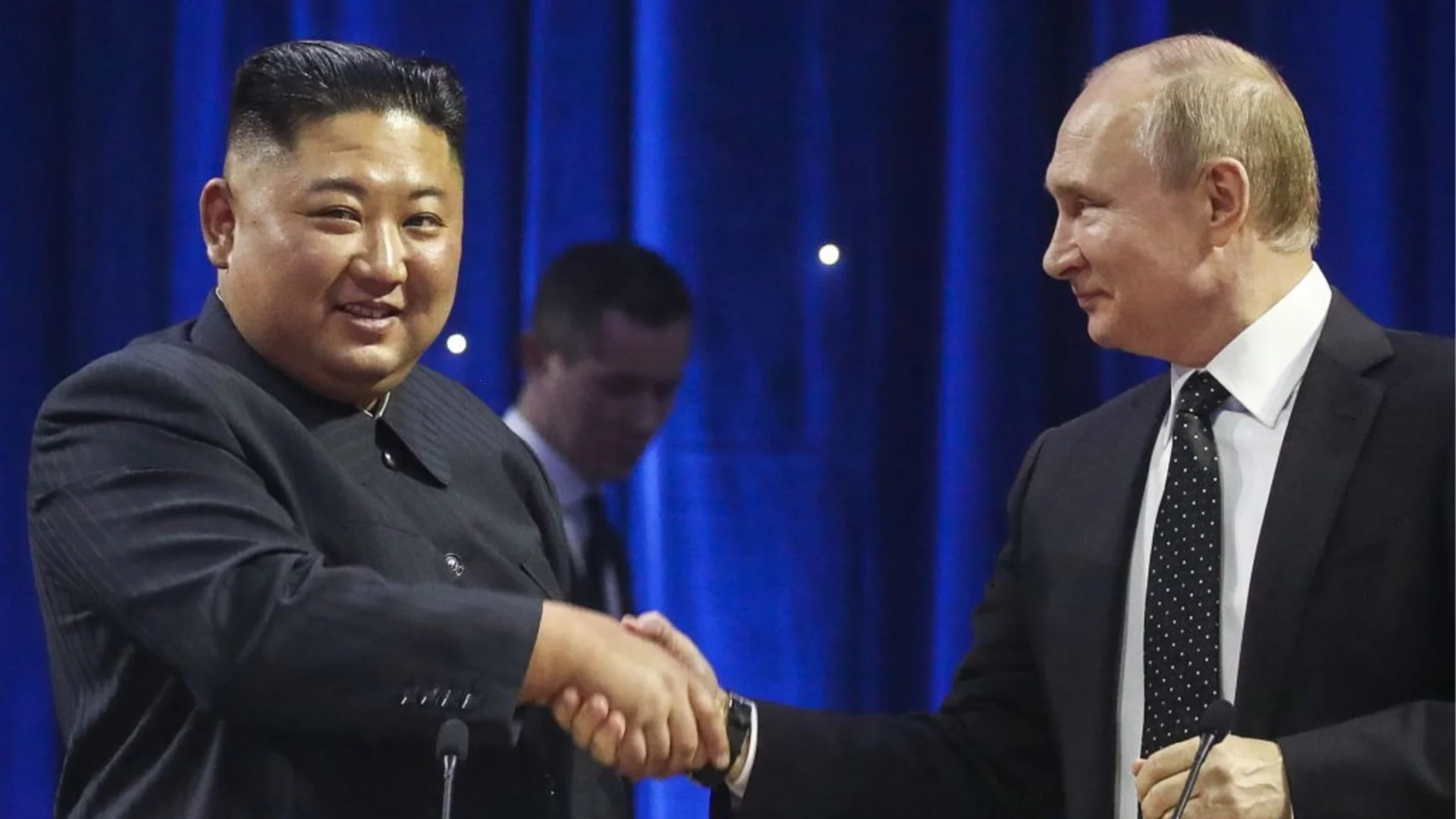 Путин учи Ким Чен Ун на модерна война, той се усмихва от задоволство (СНИМКИ)