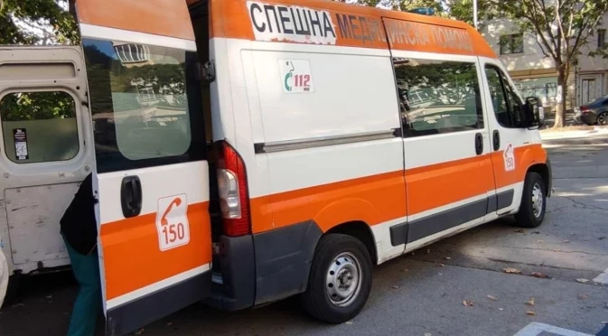 Тежка катастрофа в София - кола се обърна по таван, има жертви