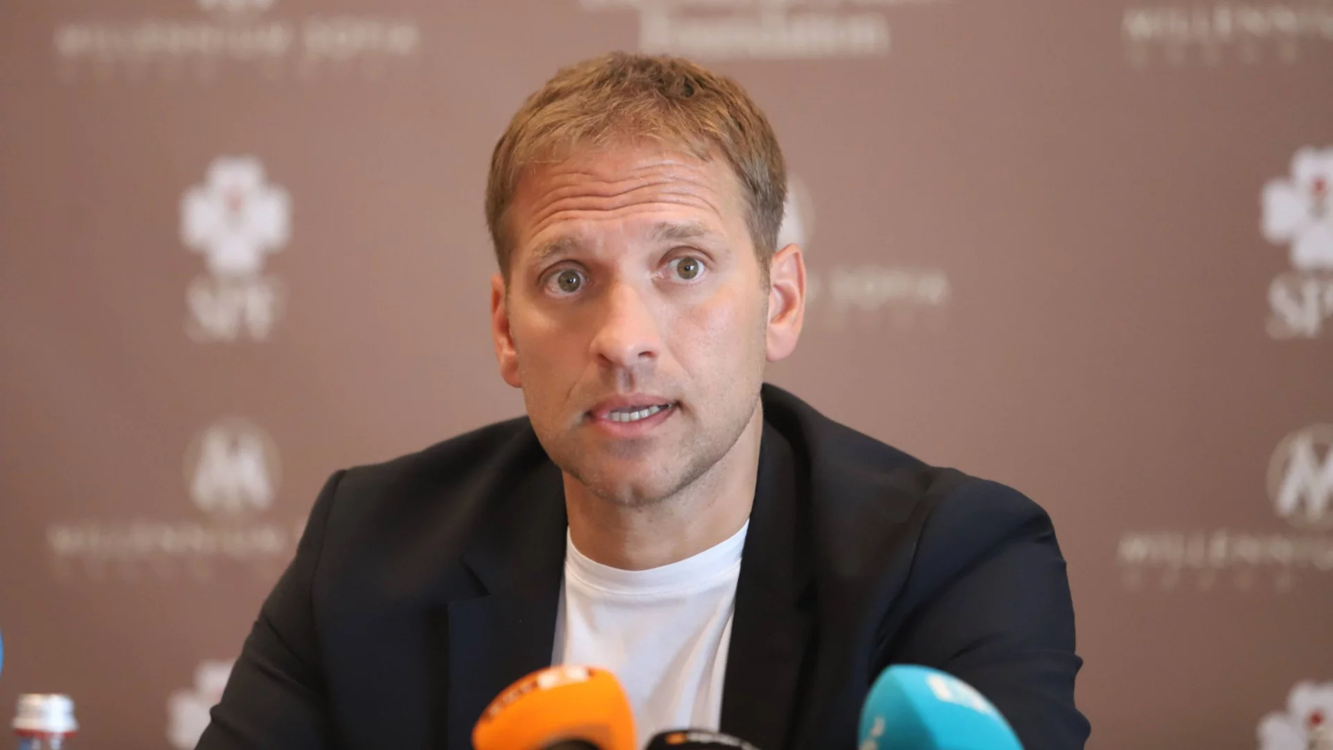 "Президентът на БФС е кукла за лични облаги, която се избира от политици и сенчести бизнесмени"