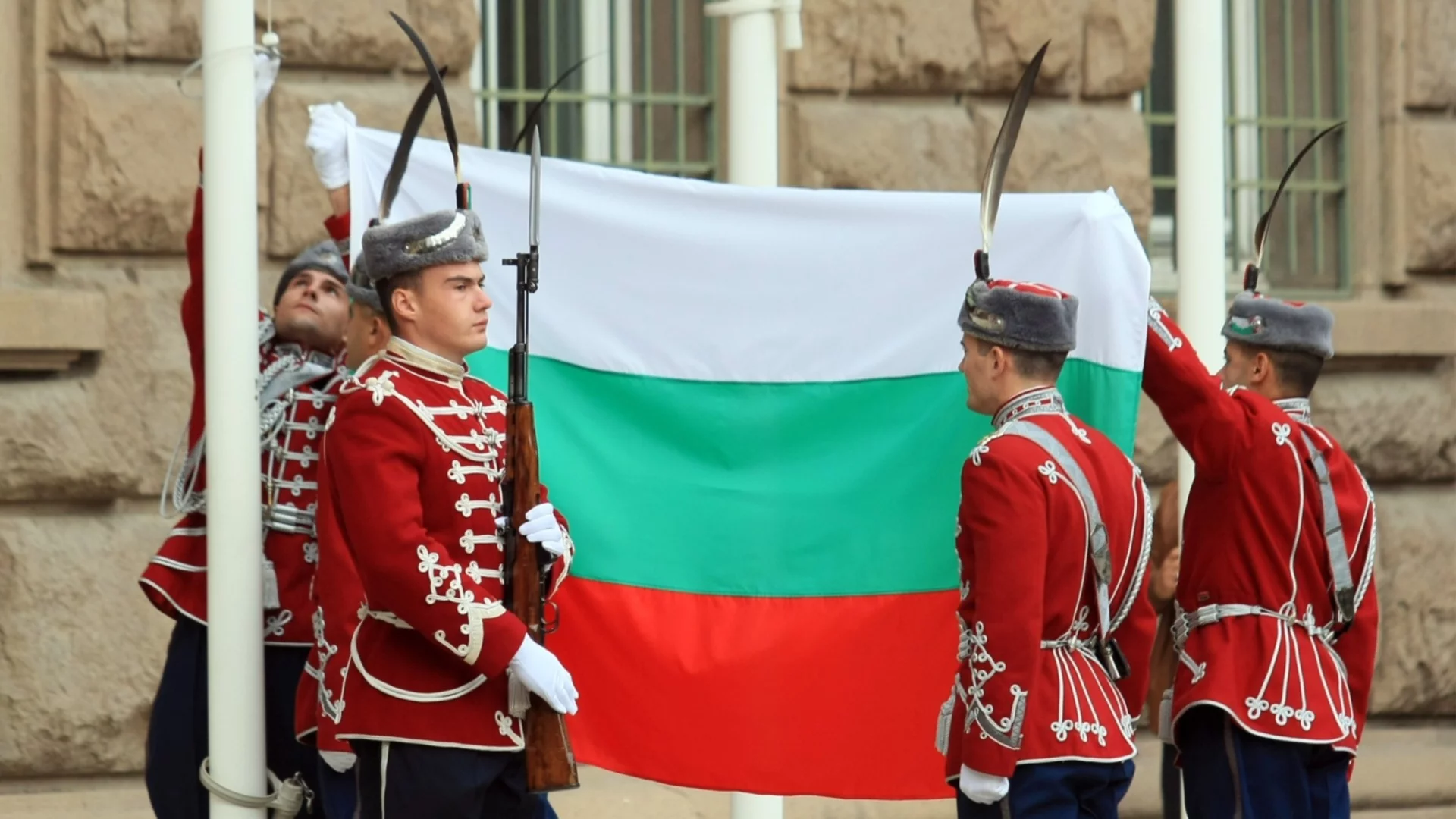 България чества 117 години от обявяването на Независимостта