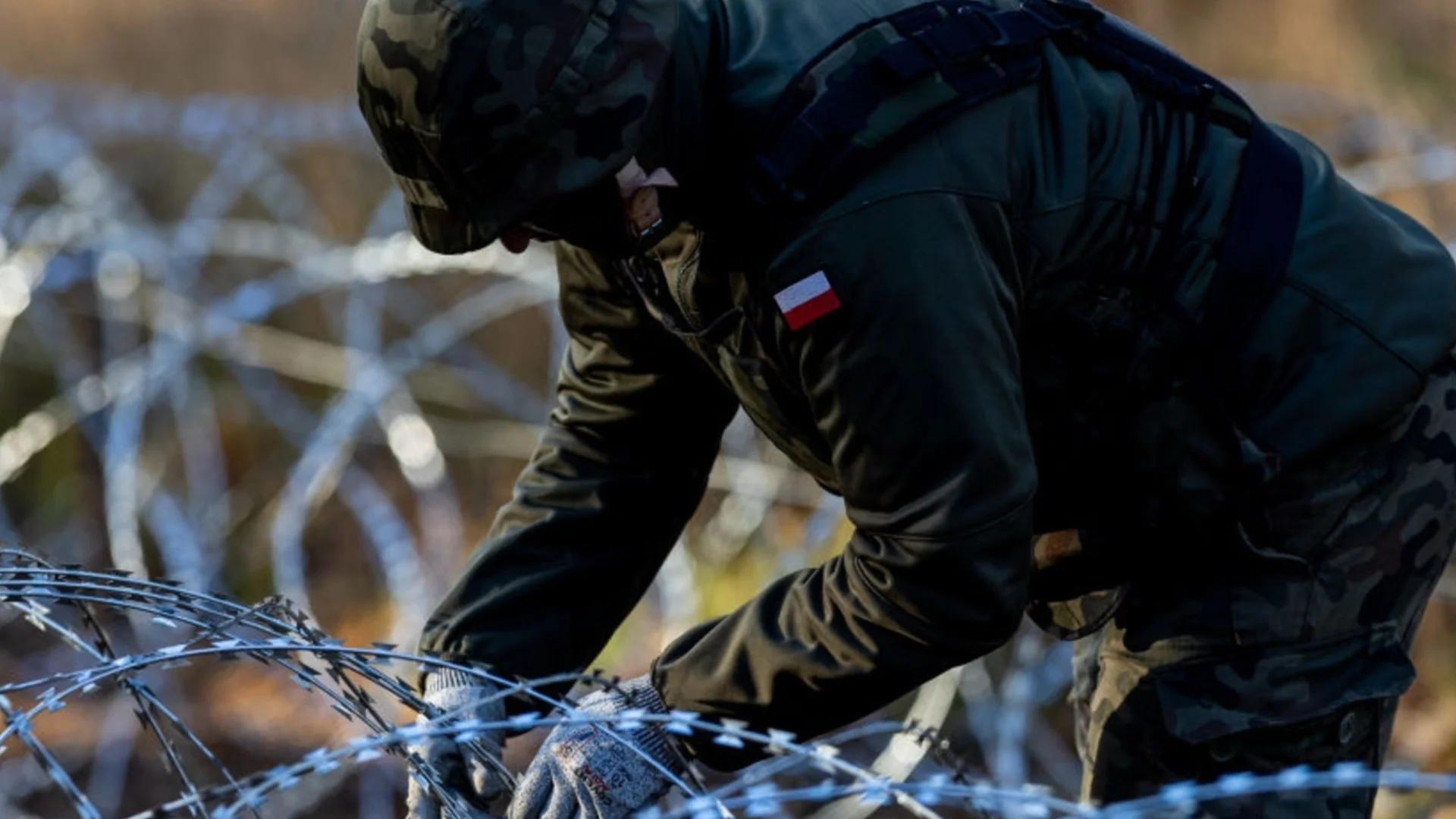 Полша отваря границата си с Беларус, но не изключва да я затвори пак