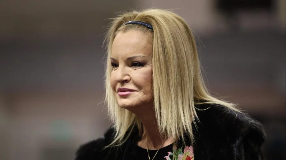 Стефка Костадинова наруши мълчание с мощен залп към Весела Лечева и компания