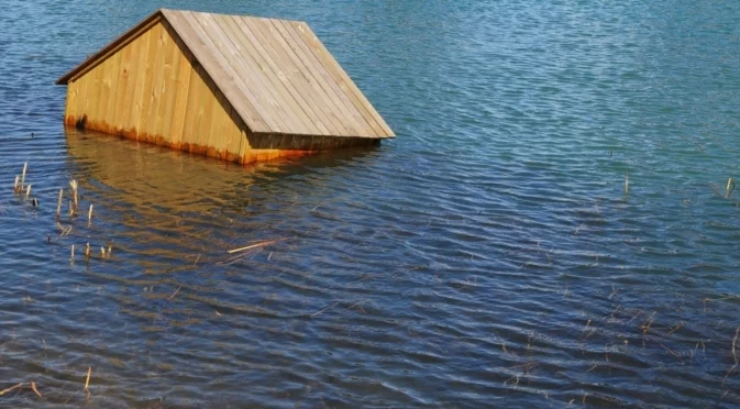 "Взимайте чували с пясък": Части от Хърватия са наводнени (ВИДЕО и СНИМКИ)