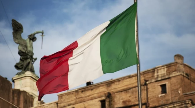 Какъв цвят са такситата в Италия