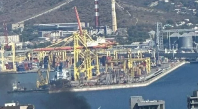 Нови атаки с дронове срещу руски черноморски пристанища, офисът на известен петролен консорциум е поразен (ВИДЕО)