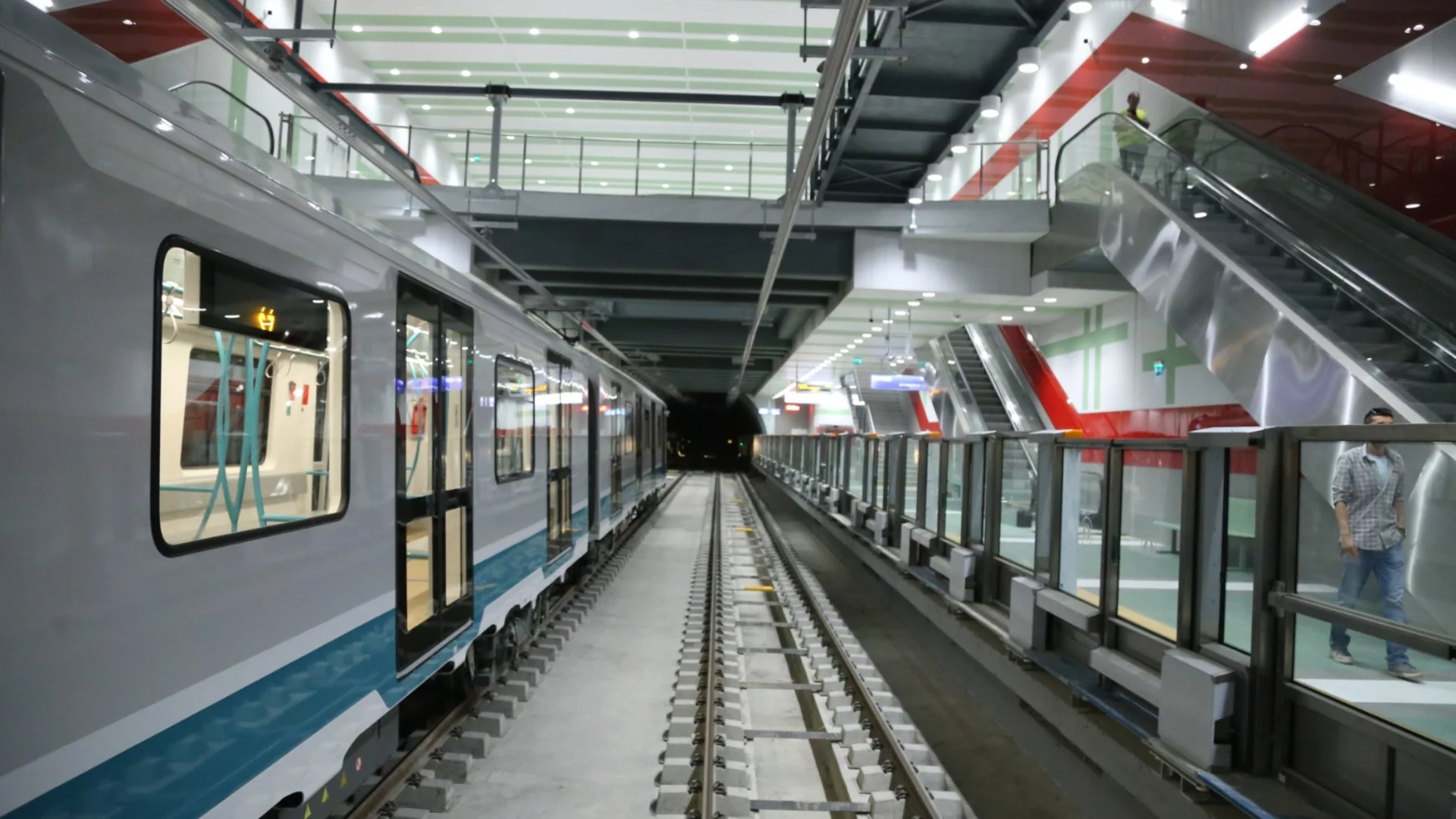 "Метрополитен": Пукнатините в столичен блок не са от строителството на метрото