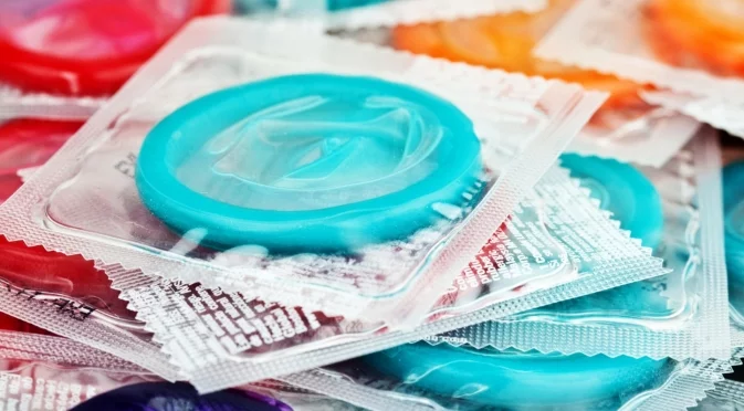 Забраниха презервативите на затворниците в Италия