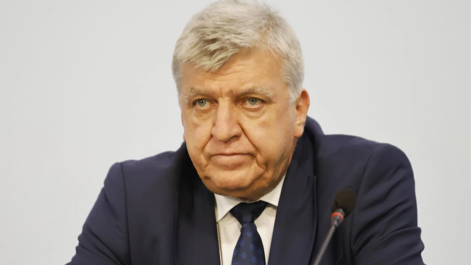 "Мерките са адекватни, но не са бързи": Министърът на екологията помоли Плевен за търпение