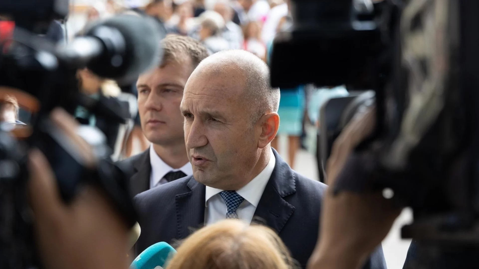 Радев: Аз какво съм виновен, че господин Борисов не е премиер? (ВИДЕО)